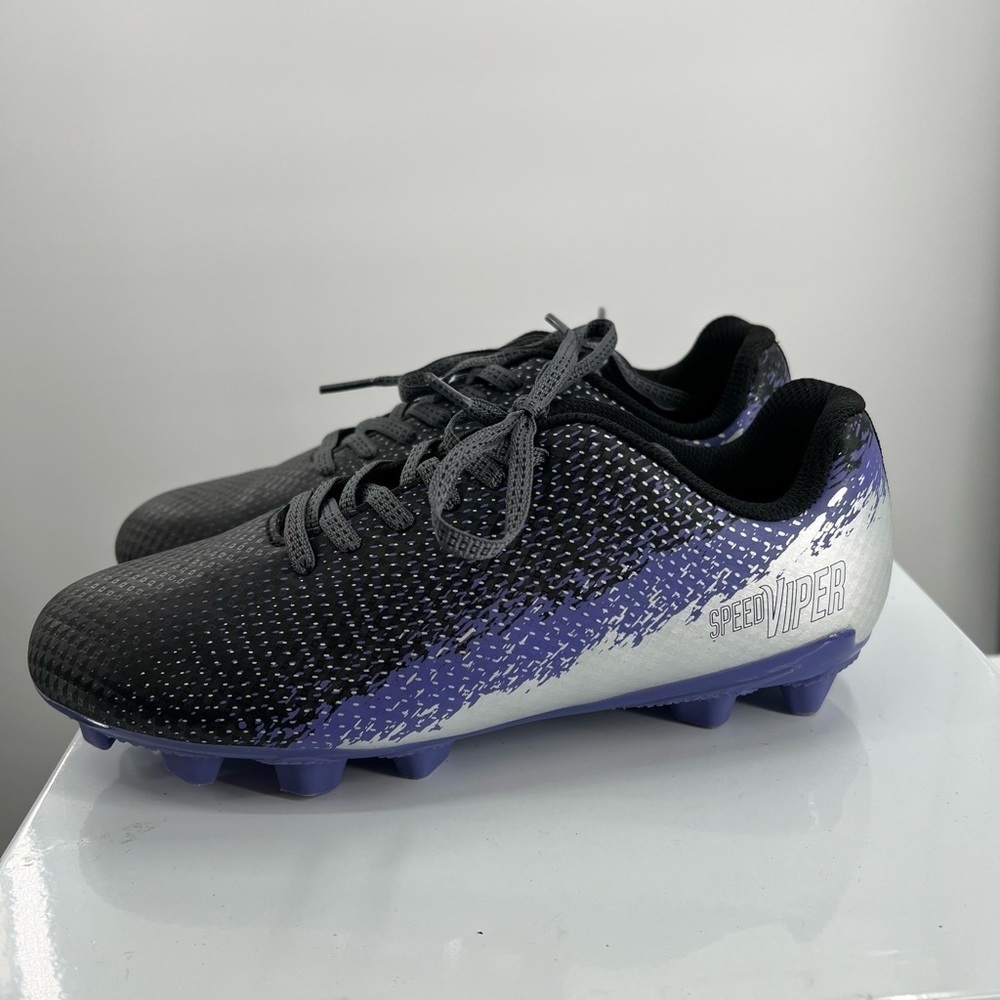 DSG Speed Viper Soccer Shoes Kids Size 4
